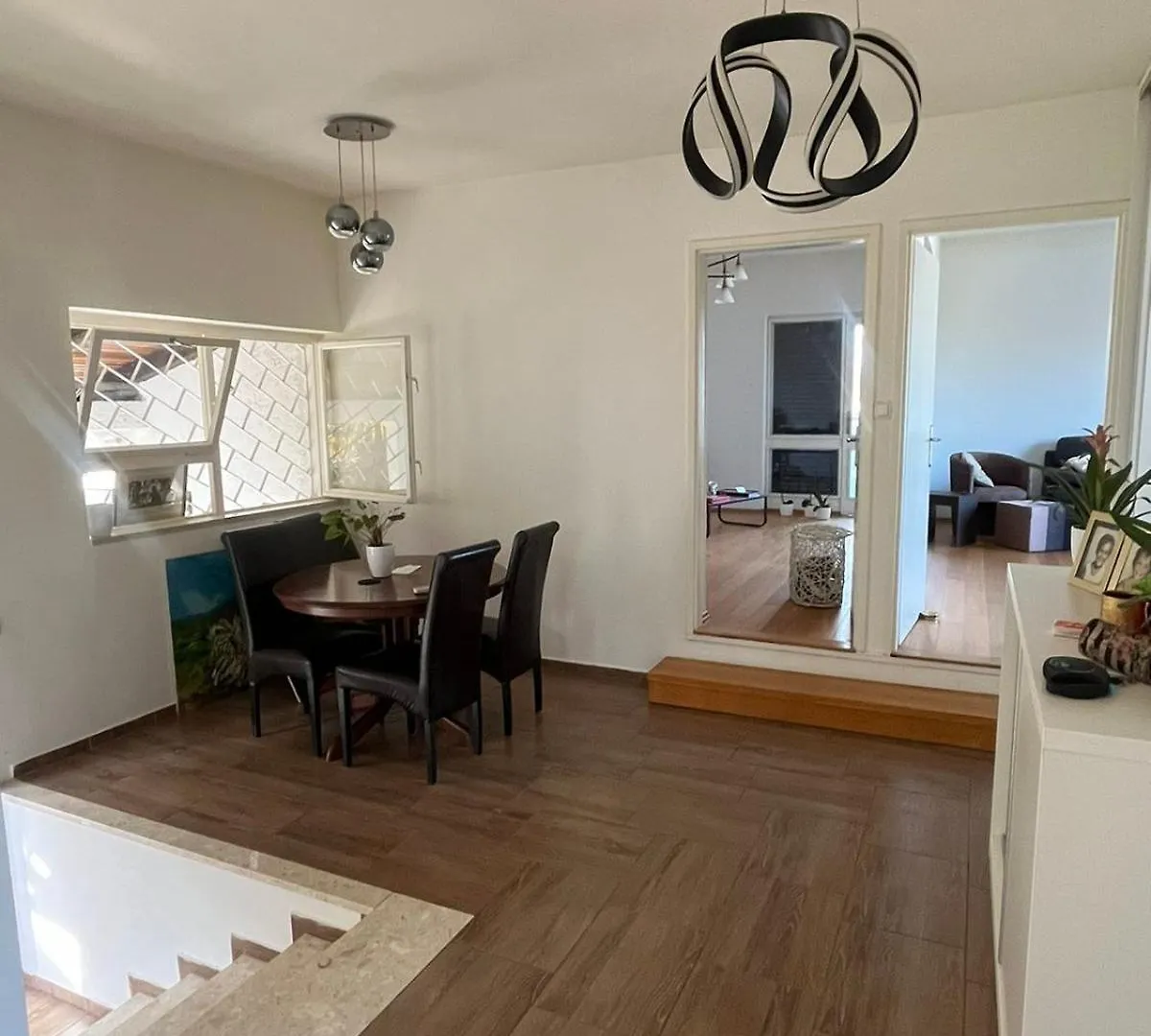 Ike Lovran Apartment